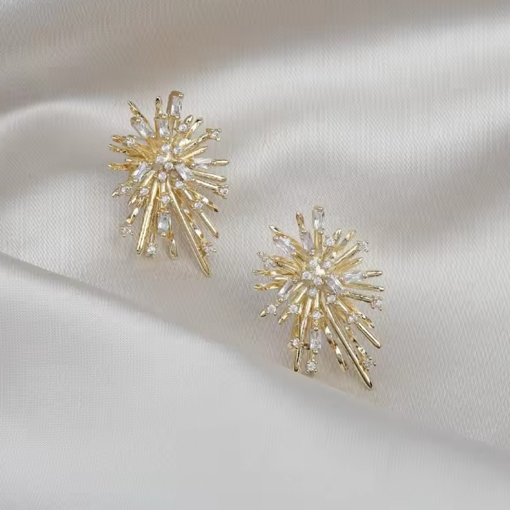 14KT Gold Starburst Earrings